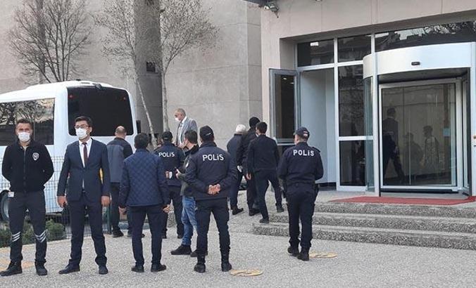 Amiraller, darbe ve benzeri olaylardan ilham alarak 'bildiri' hazırlamış