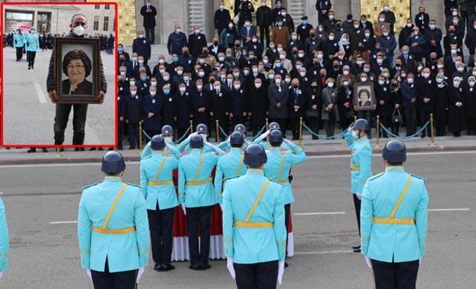 AK Parti'li Güldal Akşit, son yolculuğuna uğurlandı