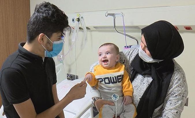 Biri Iraklı diğeri Suriyeli... Çam Sakura'da hayata tutundular