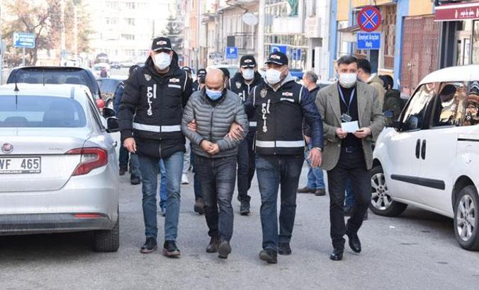 Zimmetine 4 milyon 858 bin lira geçiren icra müdür yardımcısına 26 yıl hapis