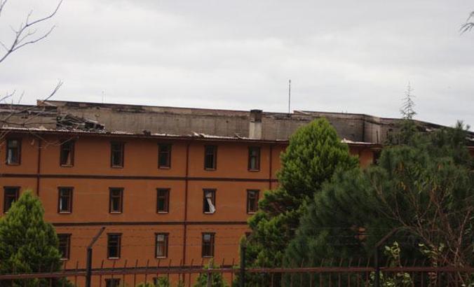 Çatısı yanan yurttaki 500'e yakın öğrenci, misafirhanelerde kalacak