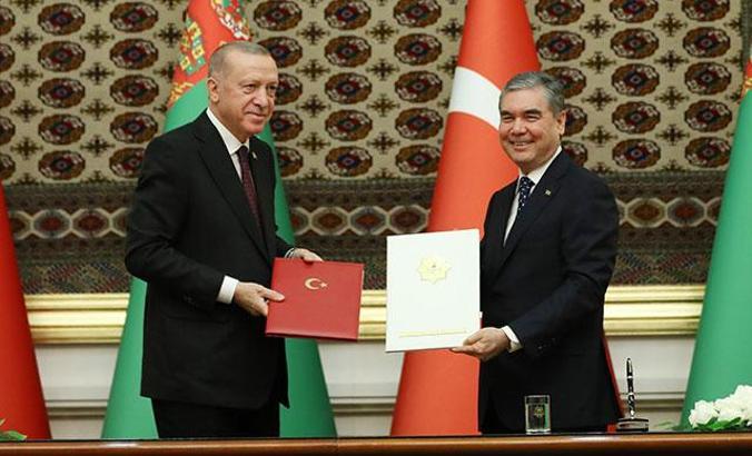 Türkmenistan’da ortak anlaşmalar imzalandı! Cumhurbaşkanı Erdoğan'dan önemli mesajlar