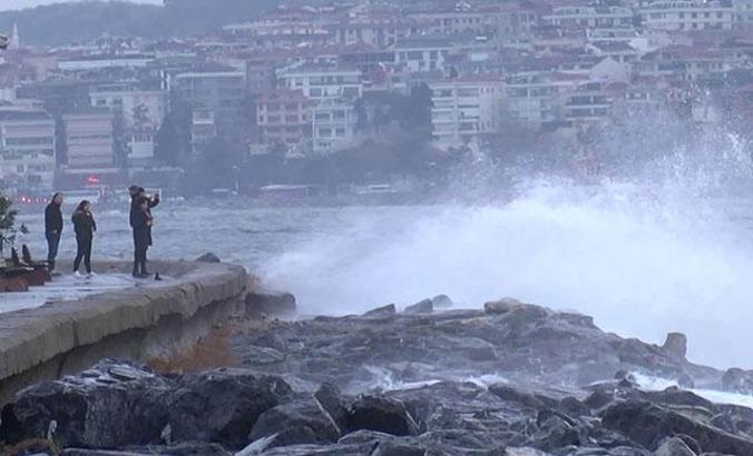 İstanbul'a kuvvetli lodos uyarısı