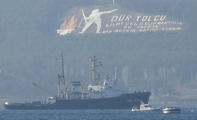Russian military towboat and the anti-sabotage boat passed through the Canakkale Strait