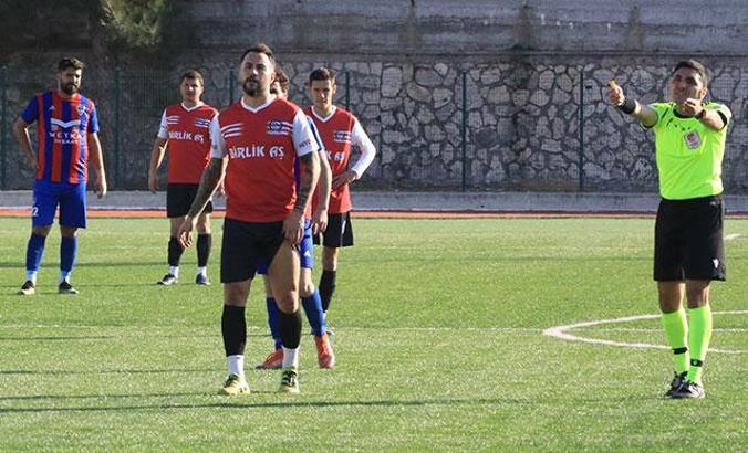 Ozan İpek, Amatör Küme'de ter döküyor