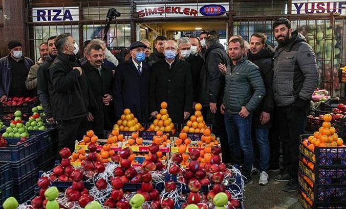 Kılıçdaroğlu, Ankara'da hal esnafını ziyaret etti