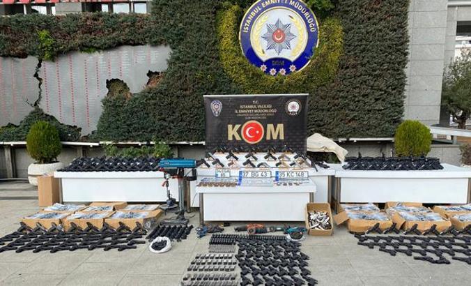 İstanbul’da suç örgütlerine silah temin eden ve imalatını yapan 13 şüpheli yakalandı