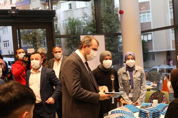 Güngören Belediyesi’nden öğrencilere müjde: Bin liralık burs hesaplara yattı