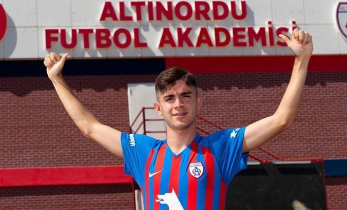 Burak İnce: Hayalim olan bir lige gidiyorum