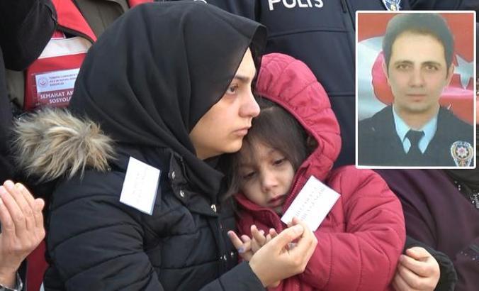 Uyuşturucu satıcılarıyla çatışmada şehit olan polis için Balıkesir'de tören