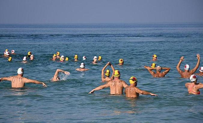 Kuşadası'nda kulaçlar üniversite öğrencileri için atıldı