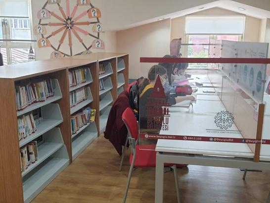 Beyoğlu sakinlerinin yeni buluşma noktası semt kütüphaneleri oldu