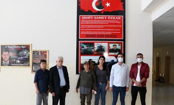 Şehit ailesi, oğullarının ismini taşıyan okulun öğrencileriyle buluştu