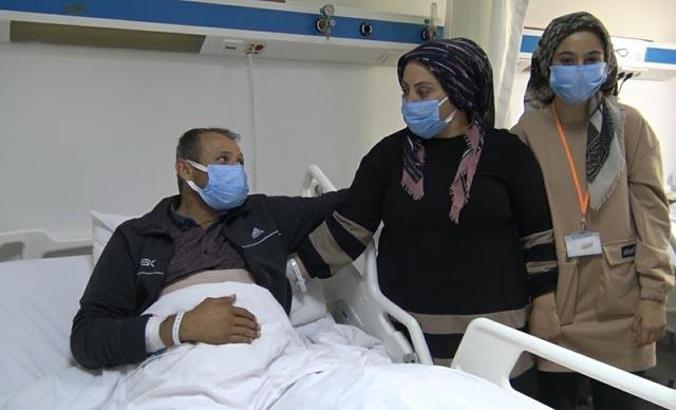 17 yıllık kocasını böbreğiyle hayata bağladı