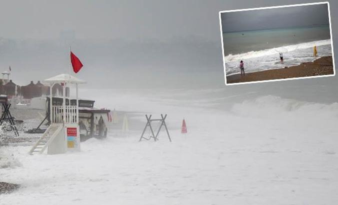 Antalya'da 'kuvvetli yağış' olmadı; dalgaları seyrettiler