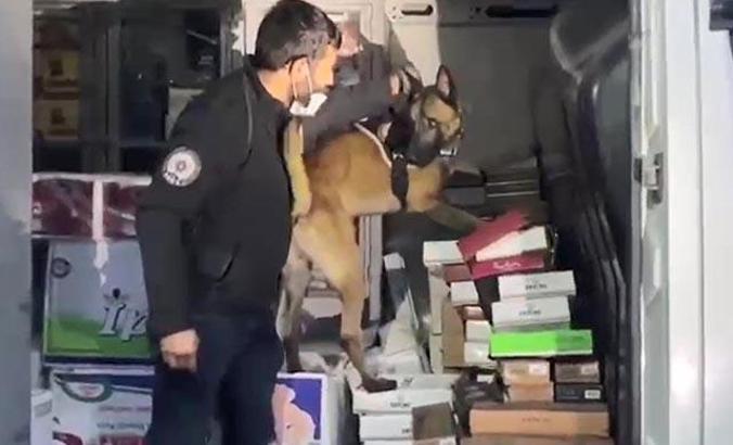 'Nitro' ile aramada kaçak 391 cep telefonu ve uyuşturucu ele geçirildi