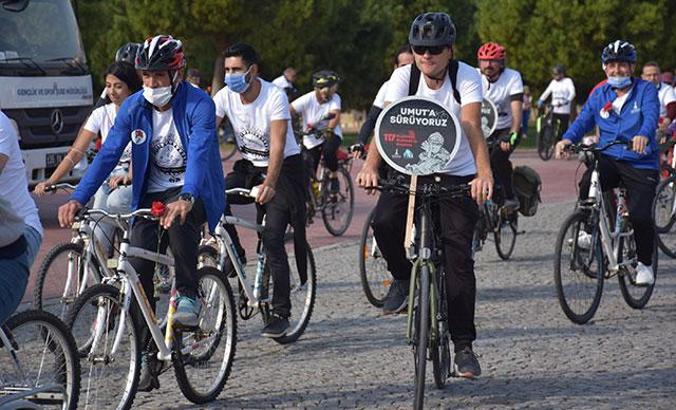 Pedallar depremde yaşamını yitirenler için çevrildi
