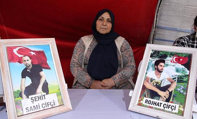 Evlat nöbetindeki anne: HDP ve PKK'nın peşini bırakmayacağız