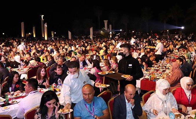 Starlight Resort Hotel'de 40 ülkeden 1600 turist