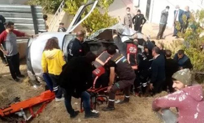 17 yaşındaki Recep'in kullandığı araç devrildi; baba ve ablasıyla birlikte yaralandı