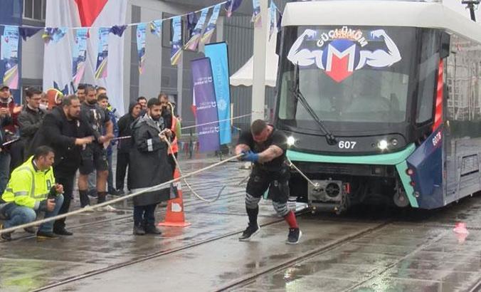 Metro İstanbul Strongman Challenge Tren Çekme Yarışması yapıldı