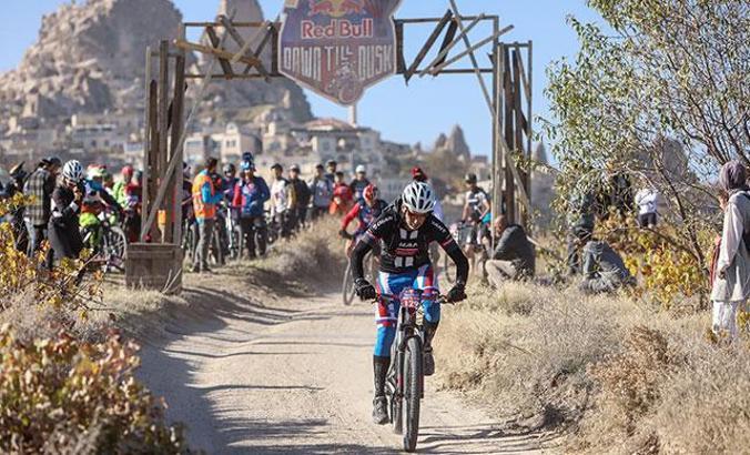 Red Bull Dawn till Dusk’ta kazanan Greg Callaghan ve Ksenia Chernykh oldu