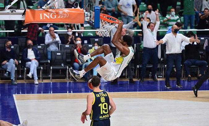 Frutti Extra Bursaspor - Fenerbahçe Beko: 84-73