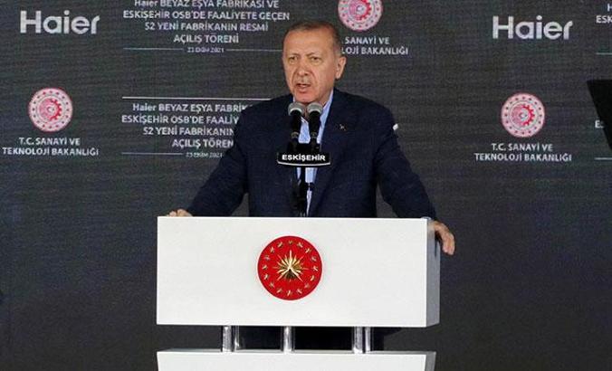 Erdoğan: Memur olarak görevinizi yaptığınız sürece bunların hiçbirisi kılınıza dokunamaz