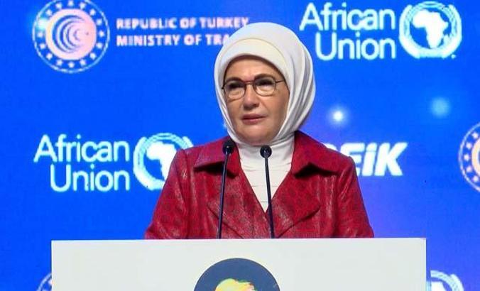 Emine Erdoğan: Afrika seyahatlerinde kadınların kahraman olduğunu fark ettim