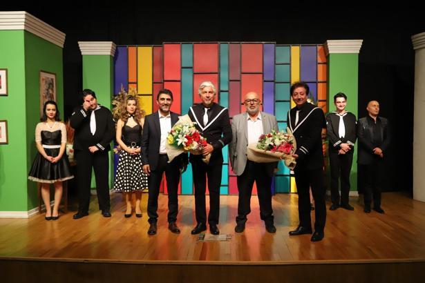 Süheyl ve Behzat Uygur, ‘Süt Kardeşler’ tiyatro oyunuyla Kartal'da