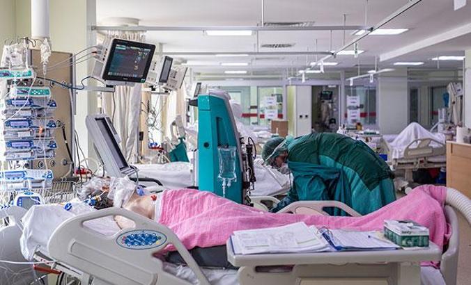 Koronavirüs salgınında günlük vaka sayısı 29 bin 240 oldu