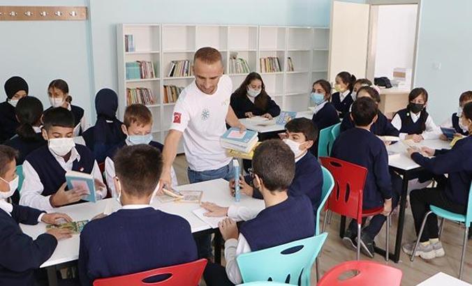 Kütüphanekolik öğretmen