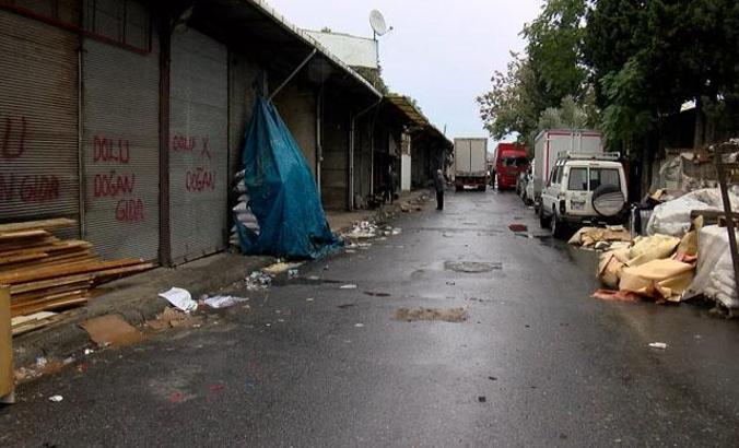 Rami Kuru Gıda Hali'nde yıkım devam ediyor