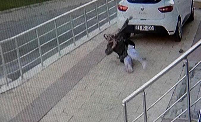Pencereden düşen 93 yaşındaki kadın öldü