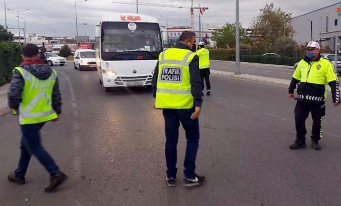 Servisçilerin 'ikiz plaka' oyunu polise takıldı