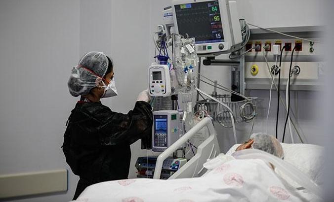 Koronavirüs salgınında günlük vaka sayısı 30 bin 709 oldu