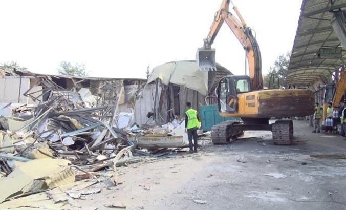 Rami Kuru Gıda Hali'nde 'gergin' yıkım devam ediyor