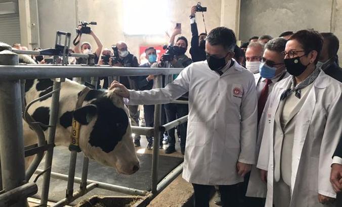 Bakan Pakdemirli, 'Elektronik Hayvan Takip Sistemi'ni tanıttı