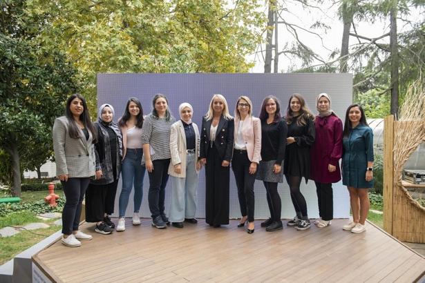 Teknoloji’de Kadın Derneği’nden kadınlara yapay zeka eğitimi