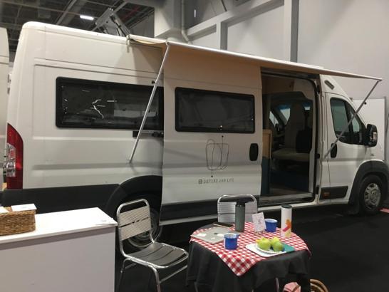 İki kız kardeş yaptıkları karavanla Türkiye’yi gezdi