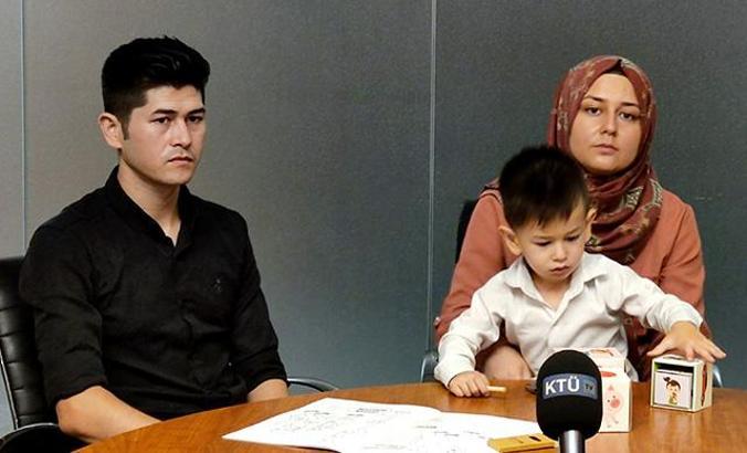 2 yaşındaki oğlu İlyas, ilk kez biyonik kulakla duydu