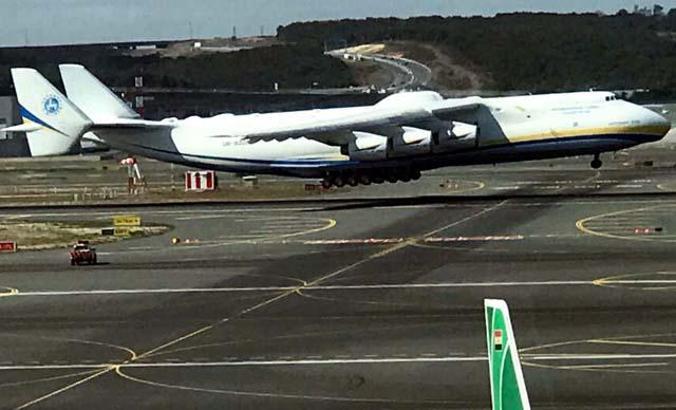 Dünyanın en büyük kargo uçağı İstanbul Havalimanı'na indi