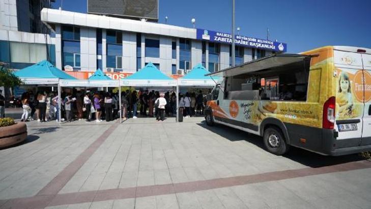 Balıkesir’de kayıt dönemindeki üniversite öğrencilerine belediyeden destek