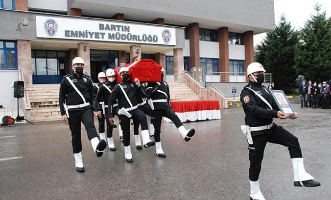 Kazada eşiyle ölen komiser yardımcısı için Bartın'da tören