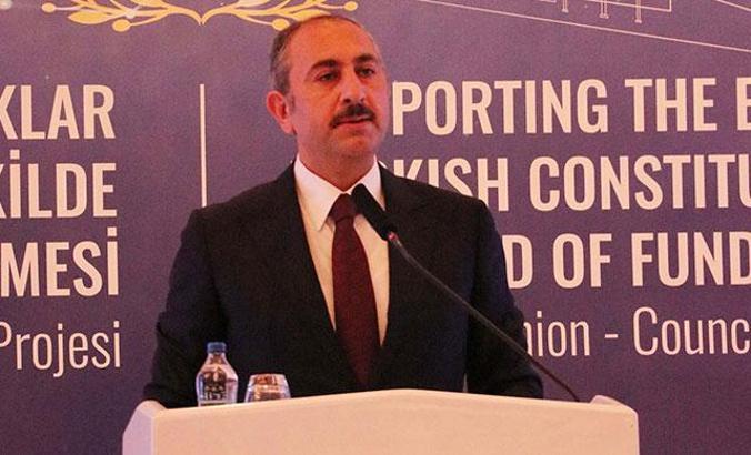 Bakan Gül: AYM kararlarına uyulması hukukun emredici hükmüdür