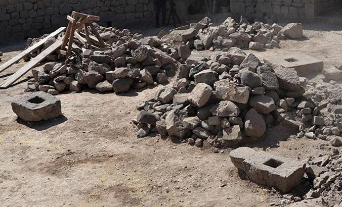 Diyarbakır Kalesi'nde mancınık ayakları bulundu