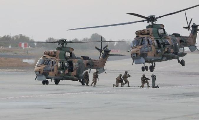 ATAK ve Cougar As-532 helikopterlerinden nefes kesen tahliye tatbikatı