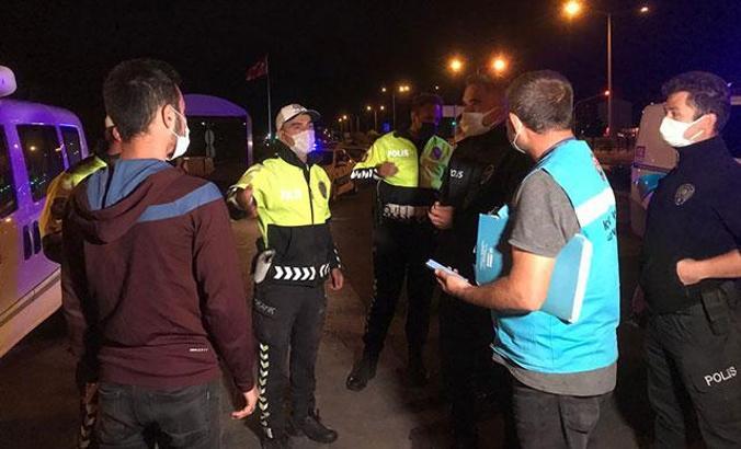 Karantina süresinin bitmesine dakikalar kala yolculuk yaparken yakalandı