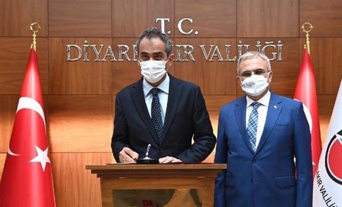 Bakan Özer: Diyarbakır'da 21 sınıfta vaka veya temaslı nedeniyle eğitime ara verildi