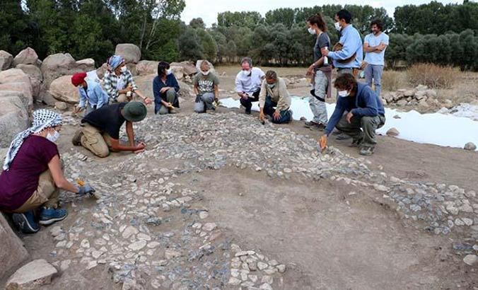 Yozgat'ta 3 bin 500 yıllık mozaik bulundu
